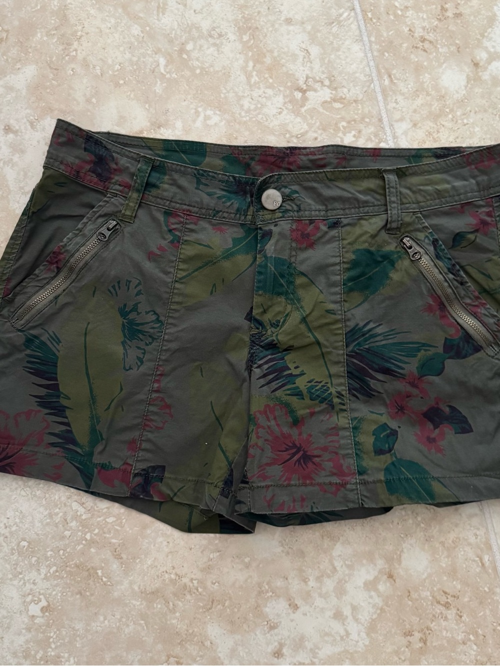 Women's Green Floral Print Casual Shorts Size 10